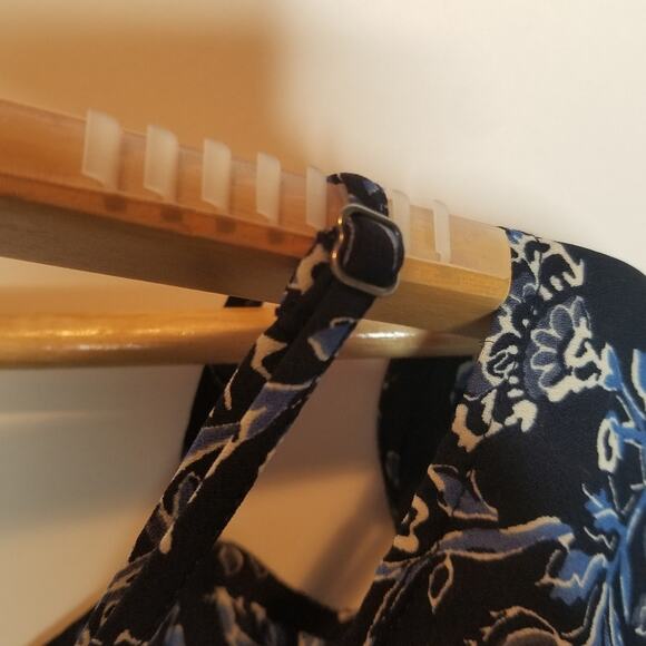 Abercrombie and Fitch Dress Size XS Cold Shoulder Floral Blue Casual Shift - Picture 4 of 7